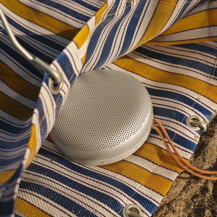 Loa Bang & Olufsen Beosound A1 2nd Gen chính hãng Loa Bang & Olufsen Beosound A1 2nd Gen - Điện Máy Plus