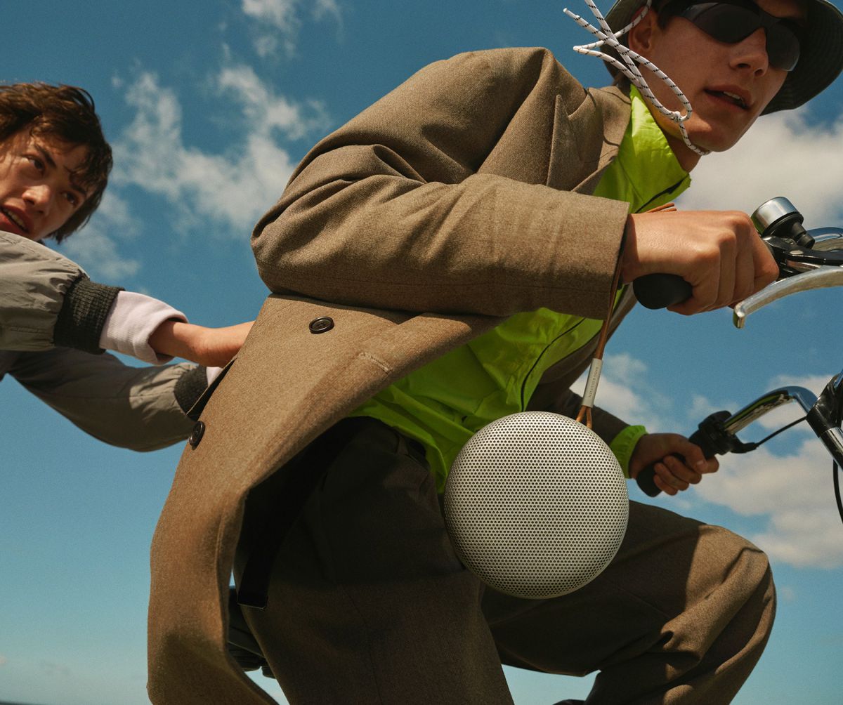 Loa Bang & Olufsen Beosound A1 2nd Gen chính hãng Loa Bang & Olufsen Beosound A1 2nd Gen - Điện Máy Plus